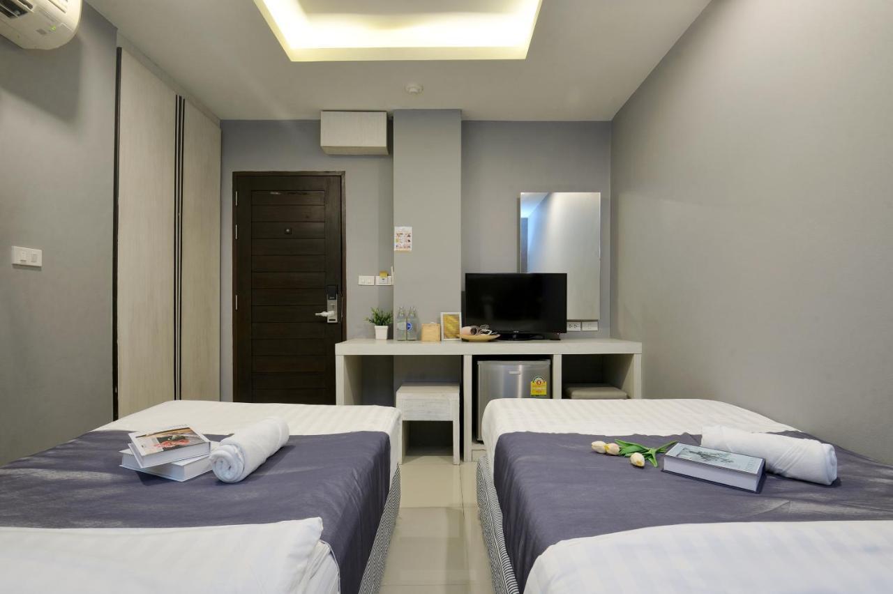 De Lux Bangkok Hotel Buitenkant foto